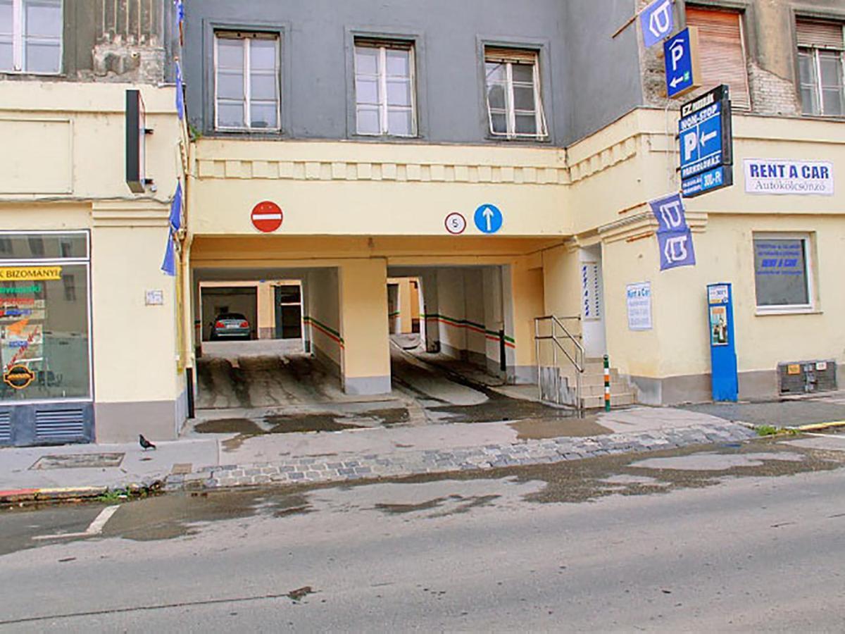 Free Parking Sega Rally Apartment Budapeşte Dış mekan fotoğraf